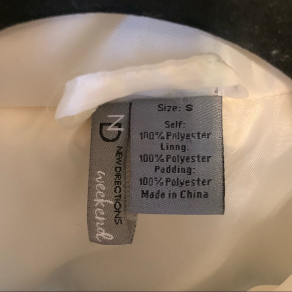 NEW DIRECTIONS WEEKEND puffer vest- size small - Picture 4 of 6